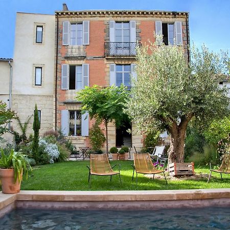 La Maison Rouge D'Uzes B&B Exterior photo