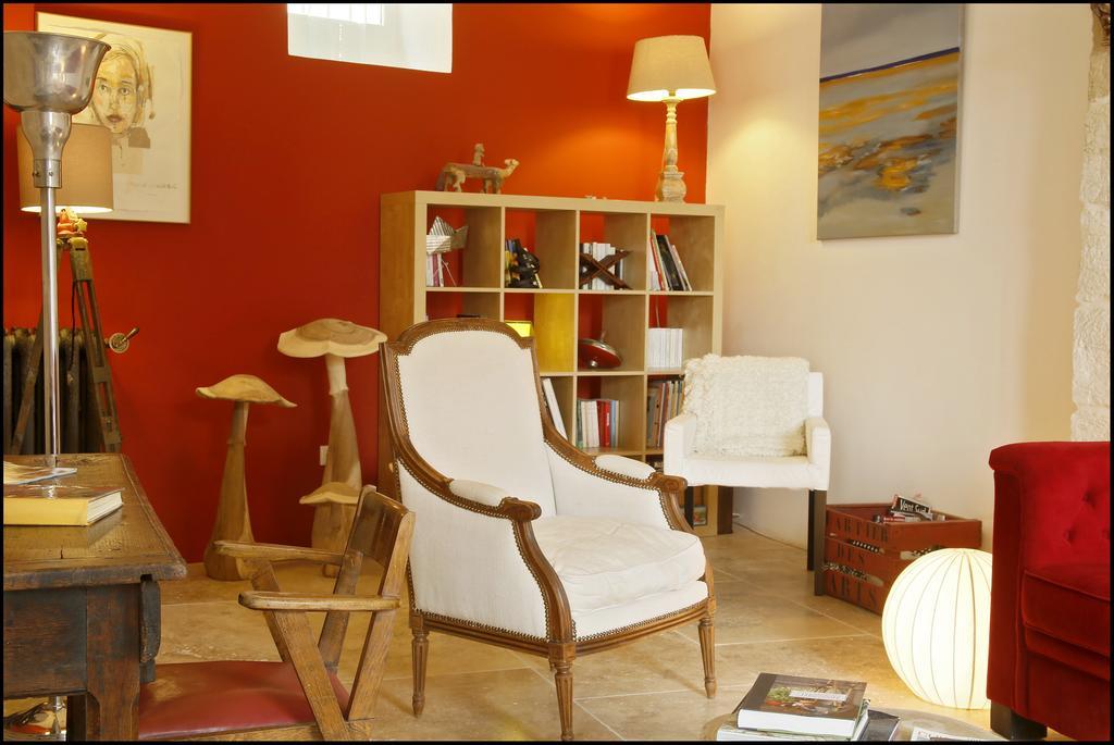La Maison Rouge D'Uzes B&B Exterior photo