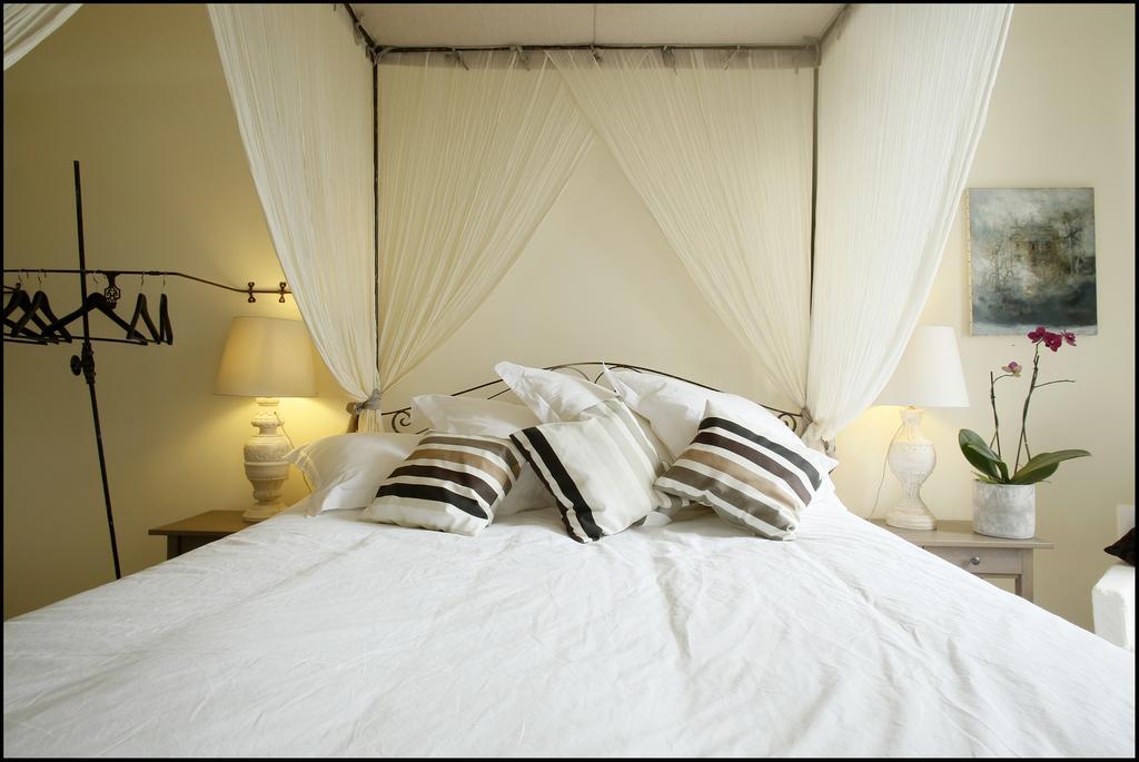 La Maison Rouge D'Uzes B&B Room photo