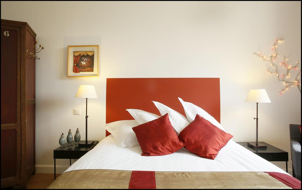 La Maison Rouge D'Uzes B&B Exterior photo
