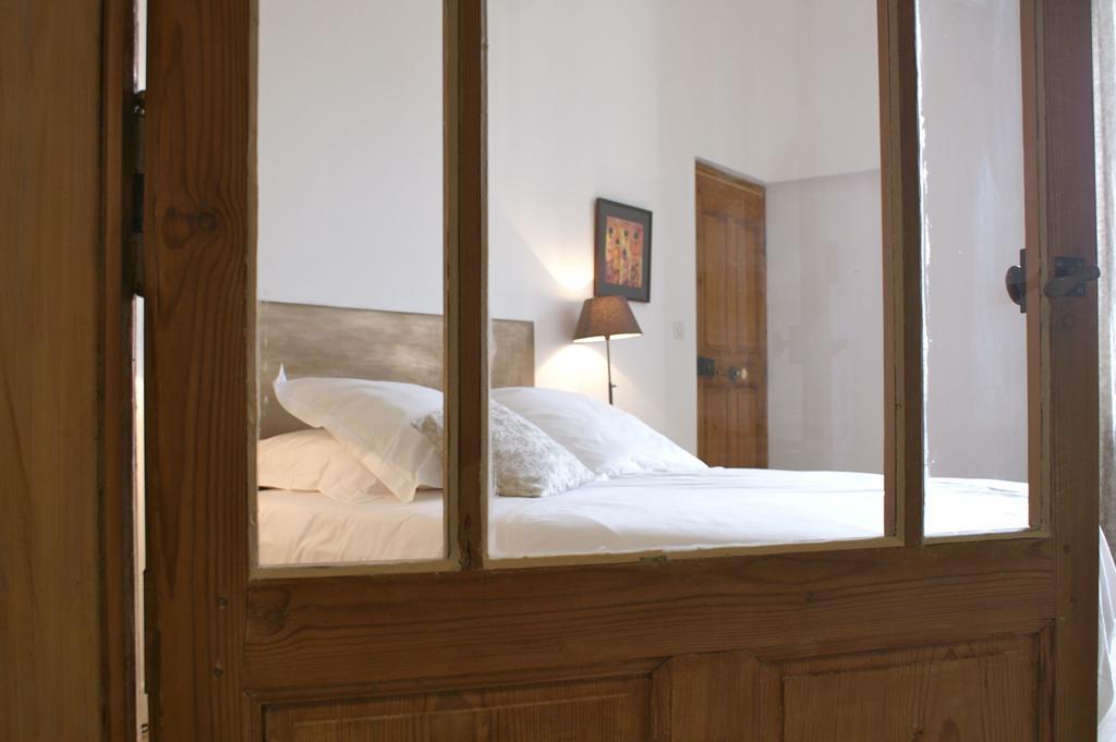 La Maison Rouge D'Uzes B&B Exterior photo
