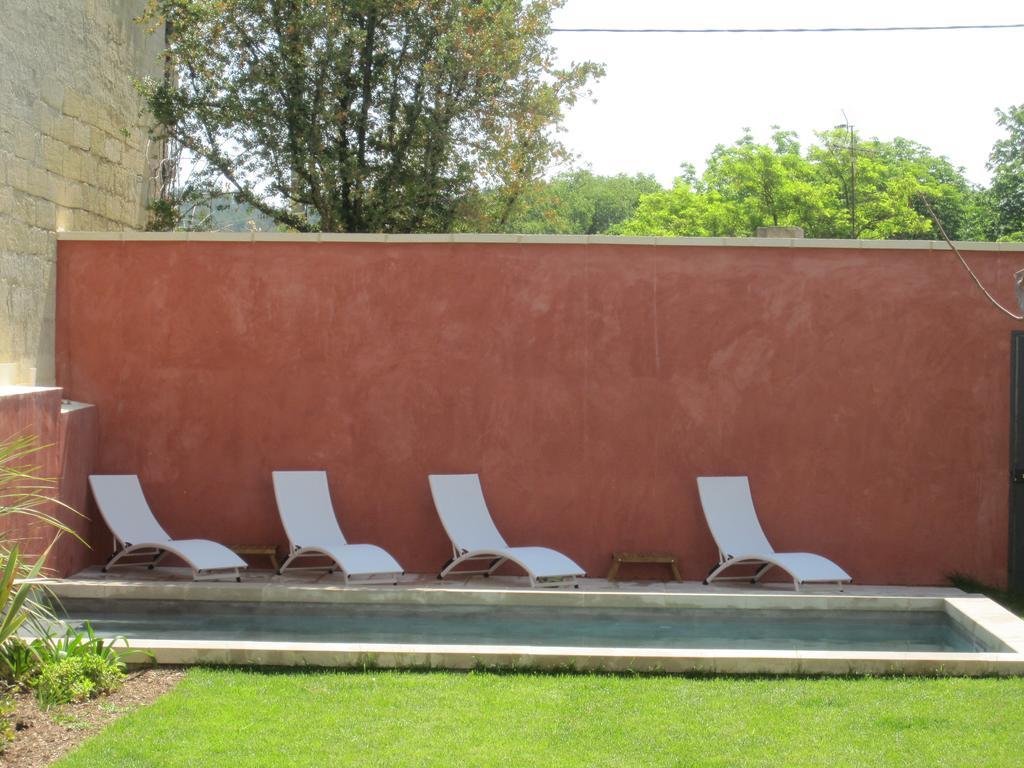 La Maison Rouge D'Uzes B&B Exterior photo