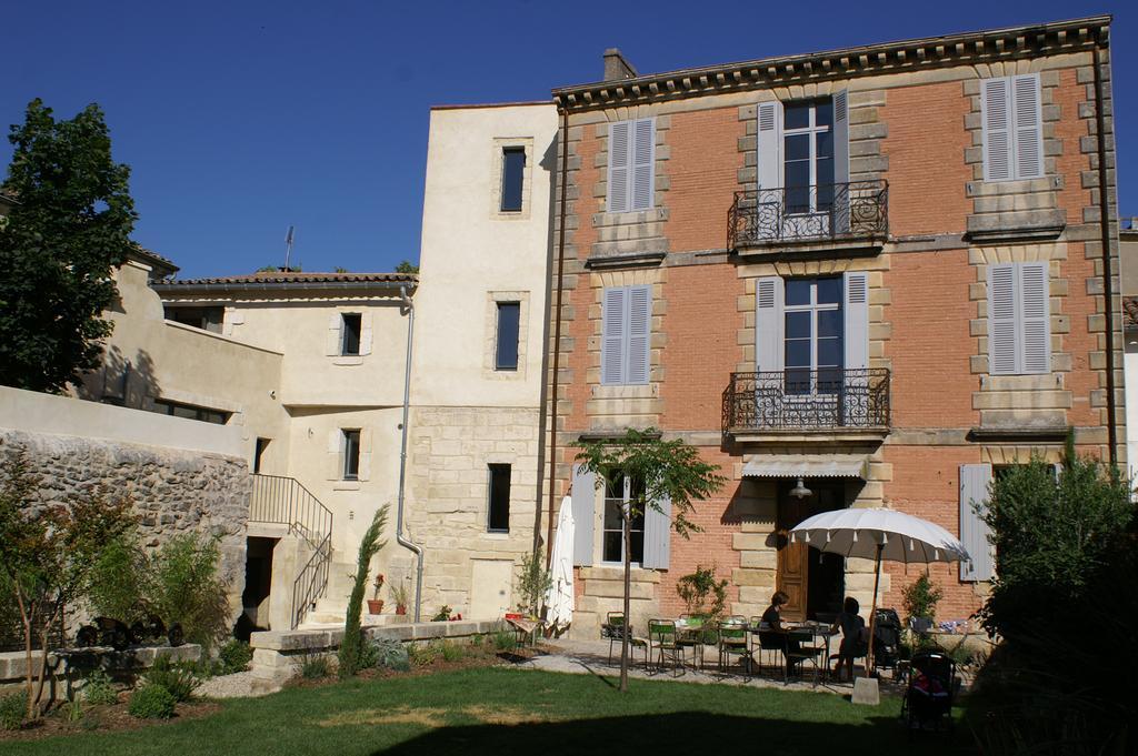 La Maison Rouge D'Uzes B&B Exterior photo