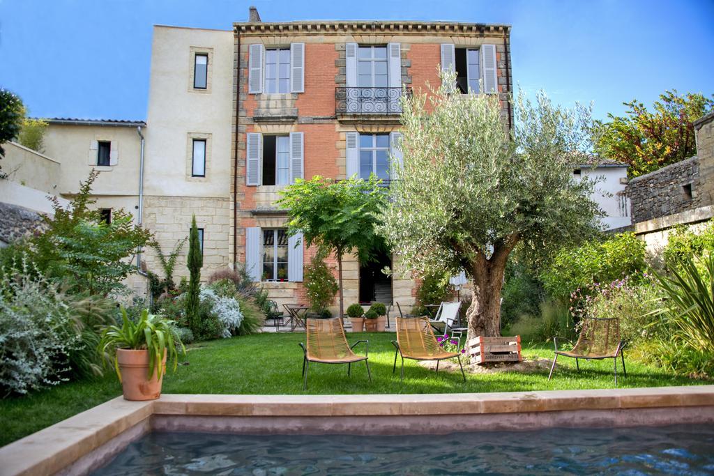 La Maison Rouge D'Uzes B&B Exterior photo